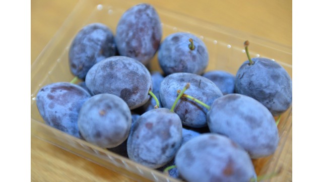 「スマホ疲れ目」に効く！目にいい食べ物をご紹介
