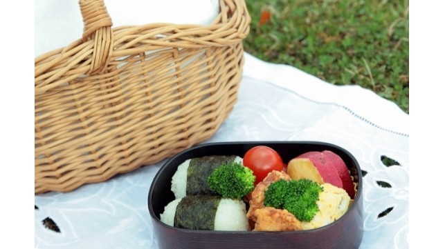 今年の花見の弁当には「おにぎり」で勝負！映える弁当おにぎり3選！