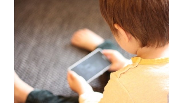１歳未満の赤ちゃんがiphoneを使用!タッチパネルが与える影響は？