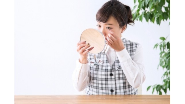 え！ストレス？病気？目の下がぴくぴく痙攣する原因と対処法