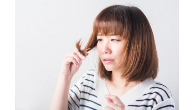梅雨でもサラッと髪で居たい！うねり広がるくせ毛を鎮める湿気対策