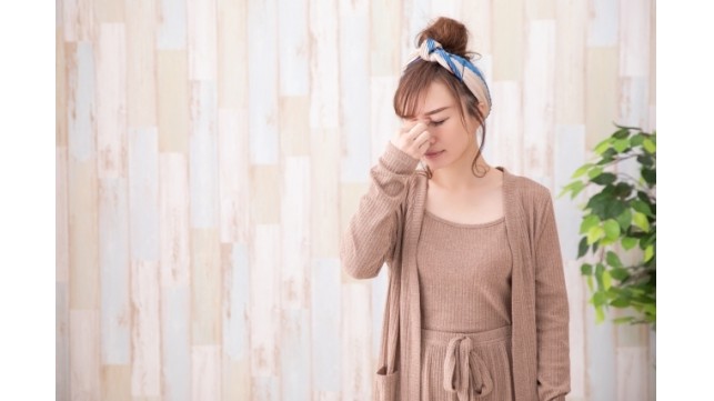 最近目が疲れてない？ドライアイになる原因と予防法を解説します！