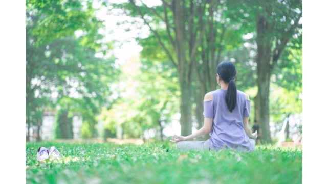 「今、ここに」集中する話題メソッド「マインドフルネス」の効果とやり方をご紹介！