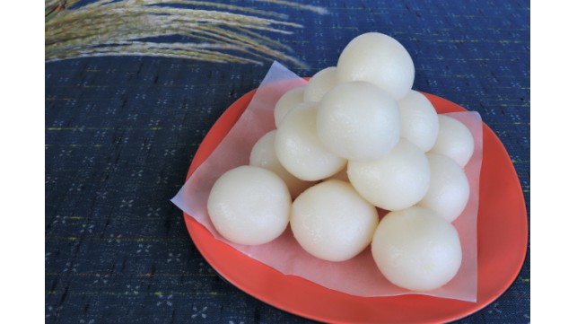 十五夜にお団子を食べるのはなぜ？由来やすすきの意味についてもご紹介